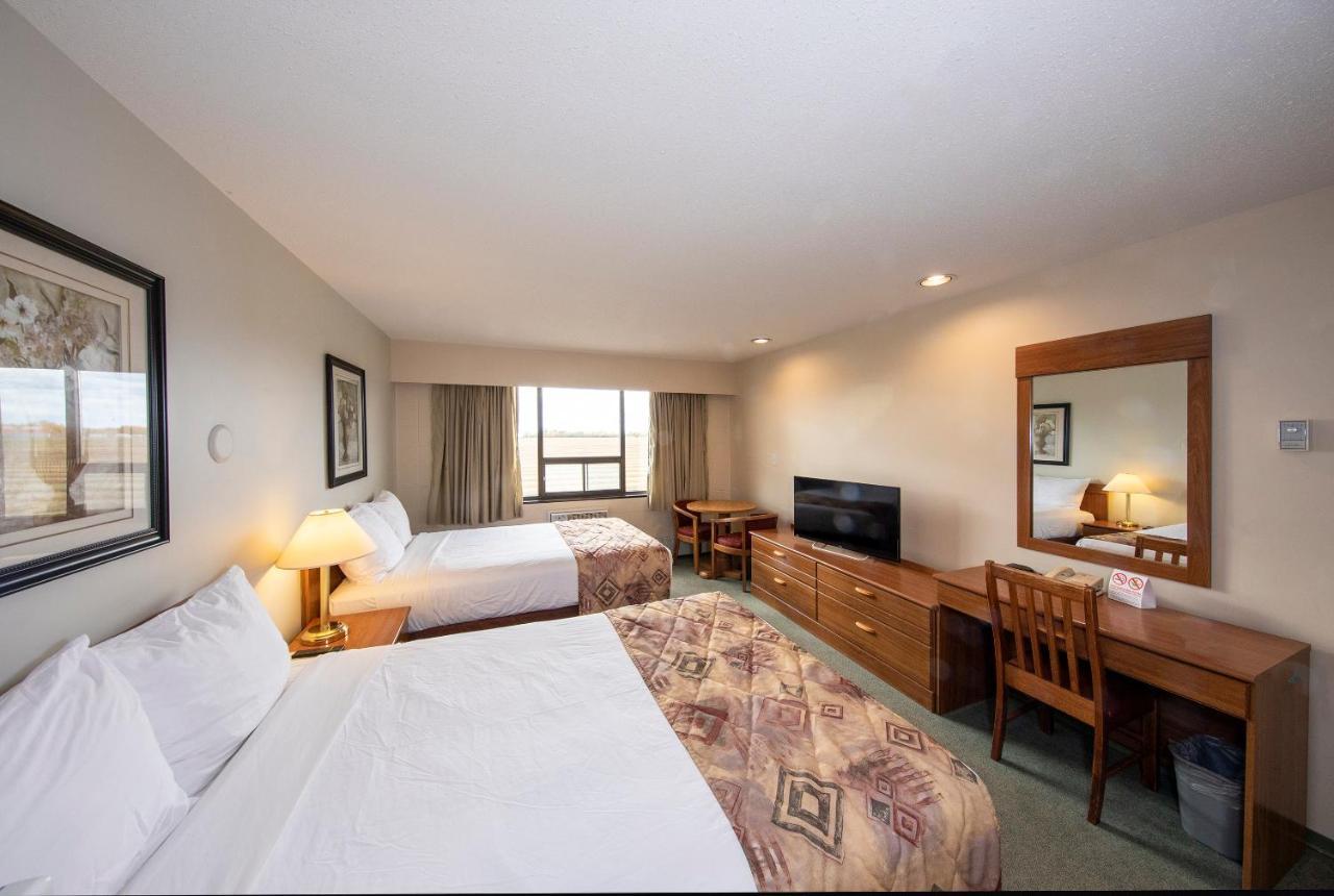 Dunvegan Inn & Suites Fairview 외부 사진