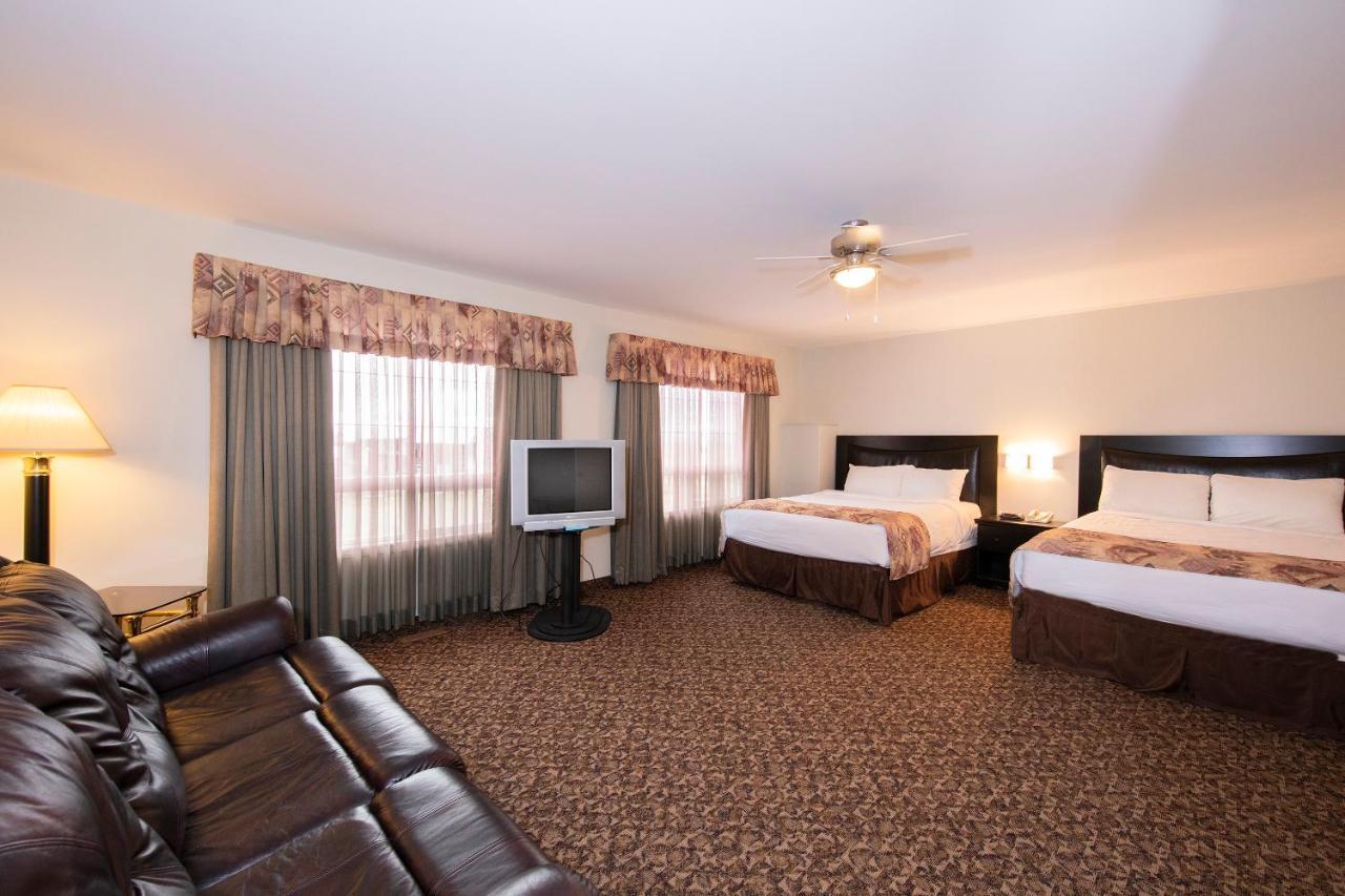 Dunvegan Inn & Suites Fairview 외부 사진